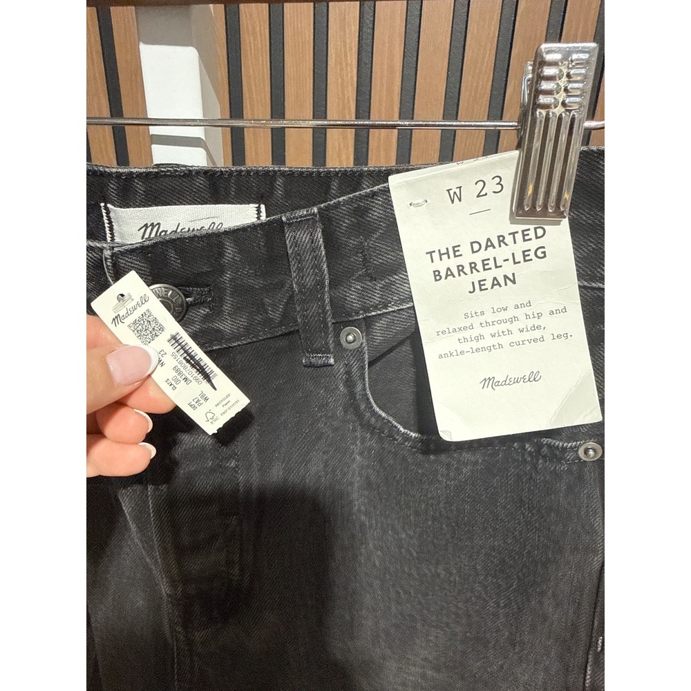 NWT Madewell The Darted Barrel-Leg Jean - Size 23 - MSRP $148 - Picture 8 of 9